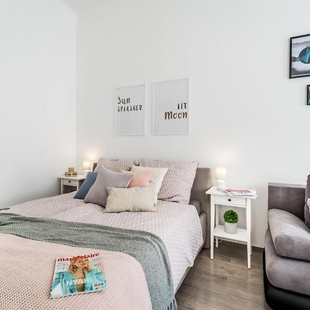 בודפשט Sun-Splashed Retreat In The Heart Of A Vibrant Quarter מראה חיצוני תמונה