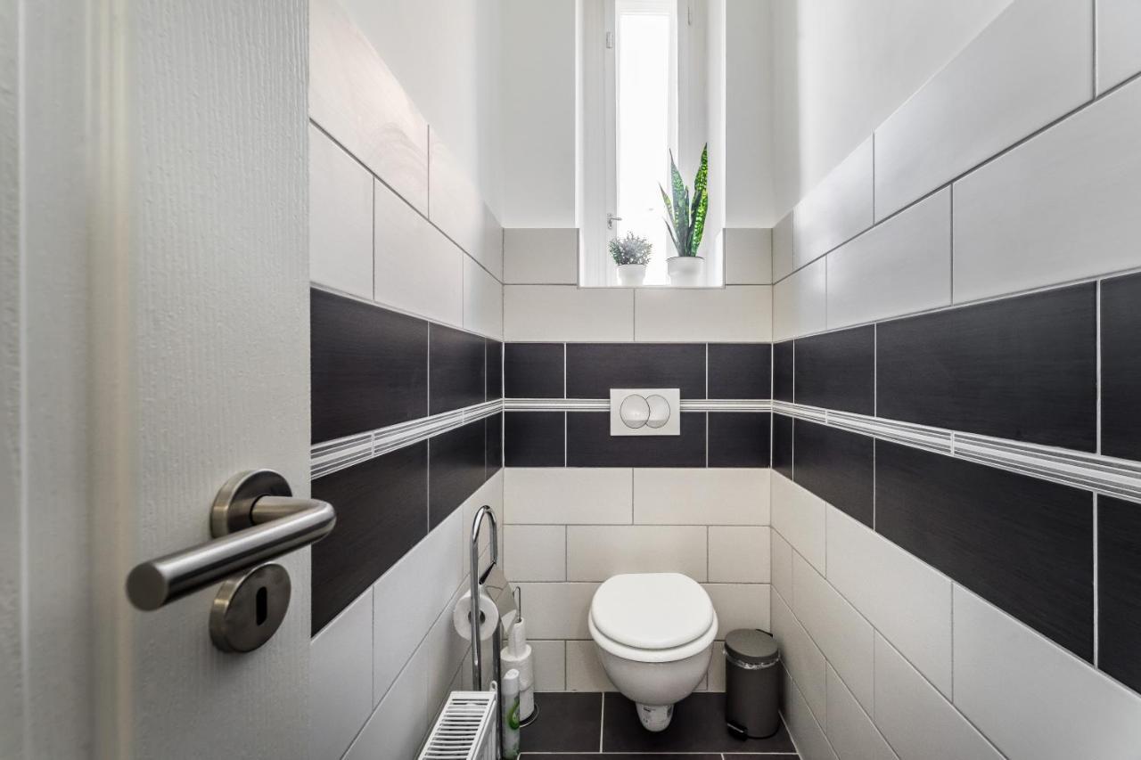 בודפשט Sun-Splashed Retreat In The Heart Of A Vibrant Quarter מראה חיצוני תמונה