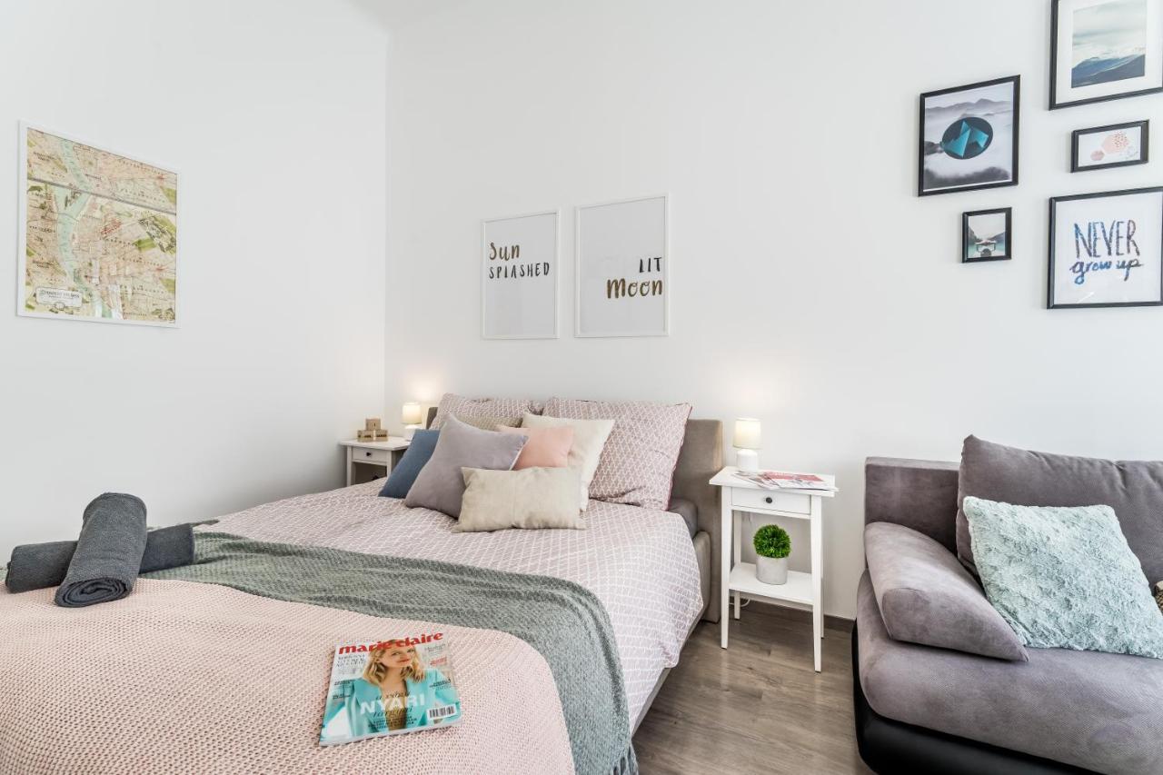 בודפשט Sun-Splashed Retreat In The Heart Of A Vibrant Quarter מראה חיצוני תמונה